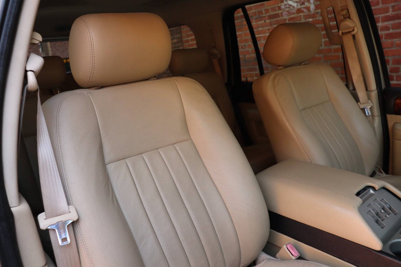 Used 2006 Lincoln Navigator Luxury RWD image 32