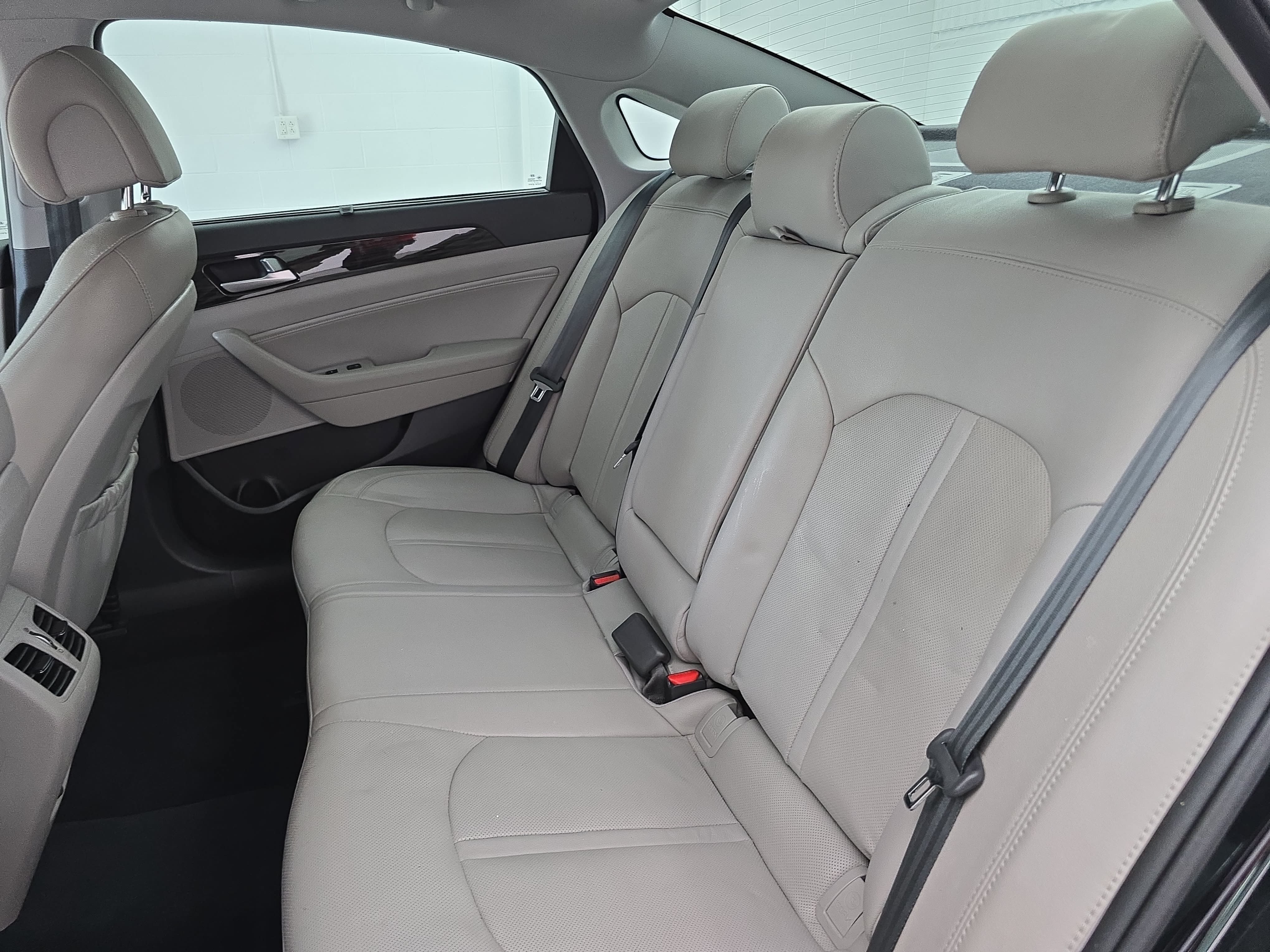 Used 2017 Hyundai Sonata Limited w/ Tech Package 03 FWD image 13