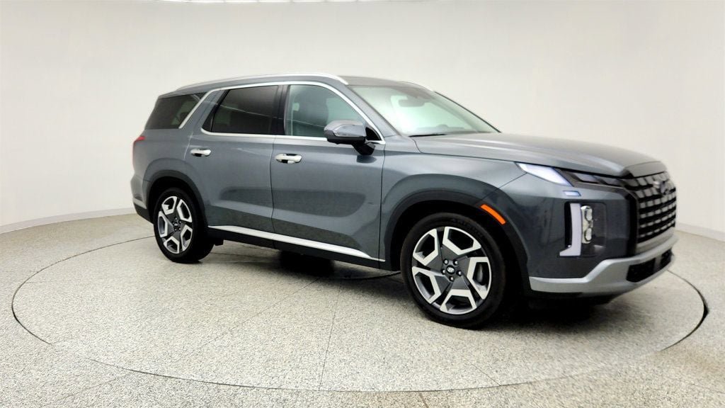 Used 2024 Hyundai Palisade SEL FWD image 3