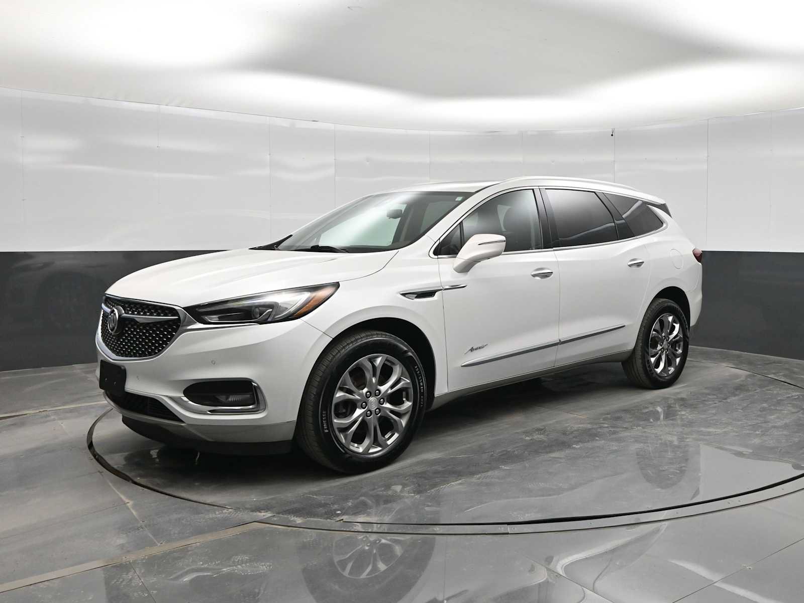 Used 2019 Buick Enclave Avenir w/ Avenir Technology Package AWD/4WD image 4