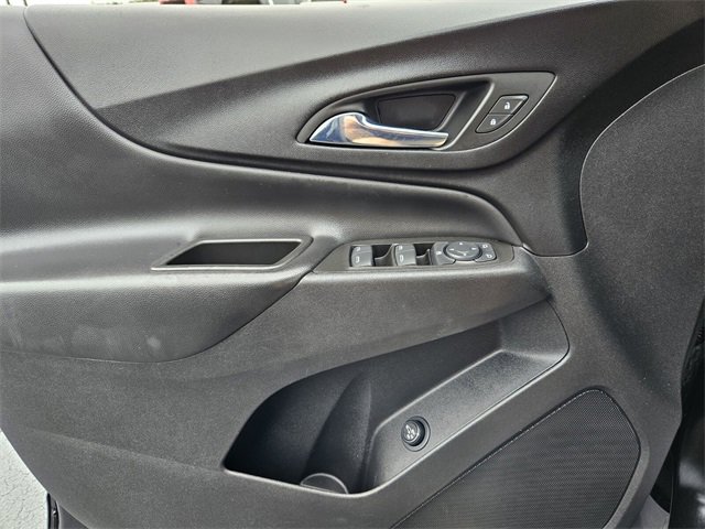 Used 2022 Chevrolet Equinox LT w/ Driver Convenience Package image 32