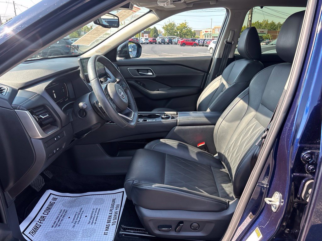 Used 2024 Nissan Rogue Platinum w/ Platinum Premium Package AWD/4WD image 16