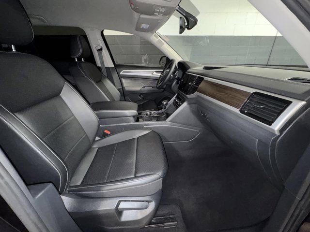 Used 2023 Volkswagen Atlas SE AWD/4WD image 6
