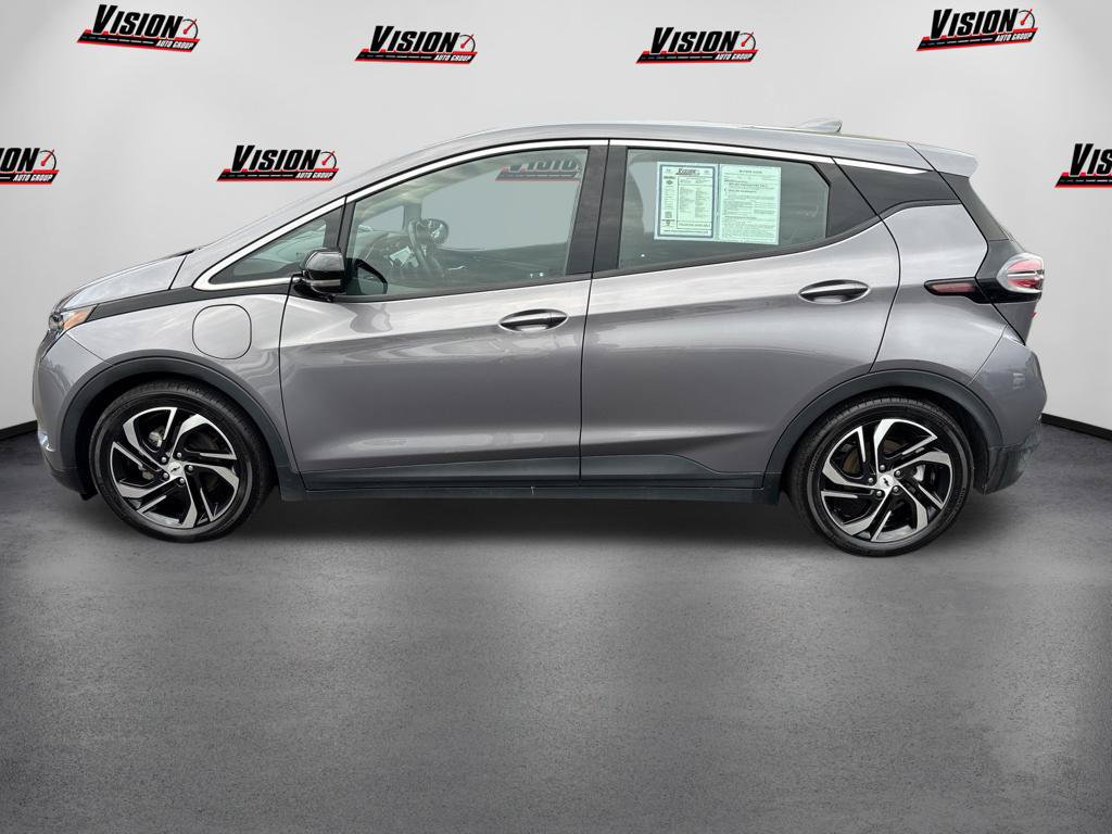 Used 2023 Chevrolet Bolt LT w/ Infotainment Package FWD image 2