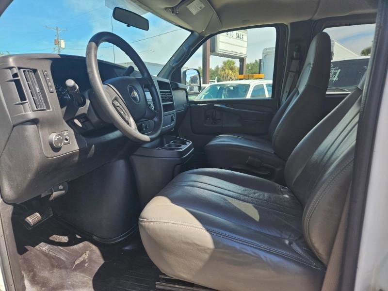 Used 2008 Chevrolet Express 1500 Passenger RWD image 8