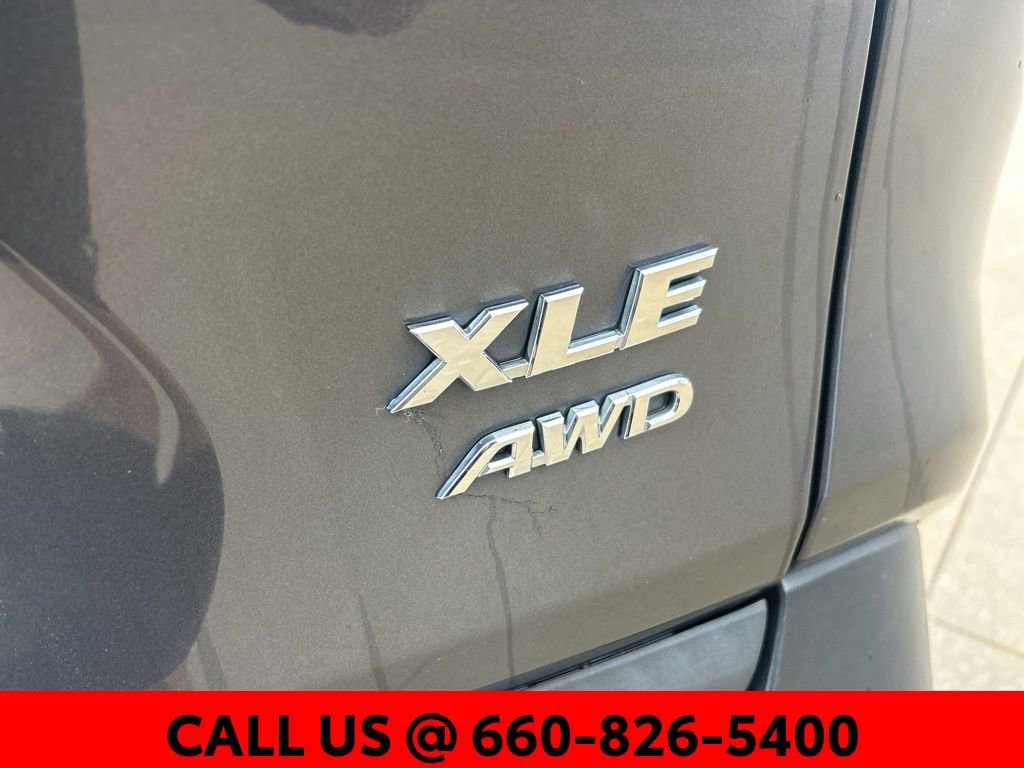 Used 2021 Toyota RAV4 XLE image 10