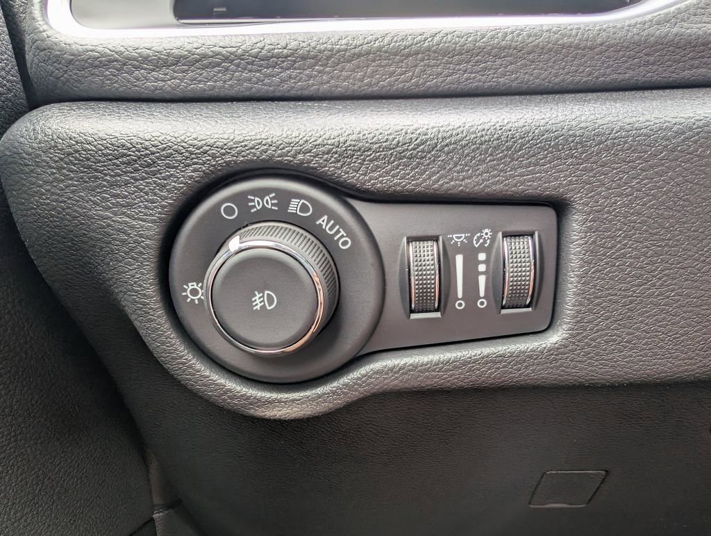 New 2026 Chrysler Pacifica Limited w/ S Appearance Package image 37