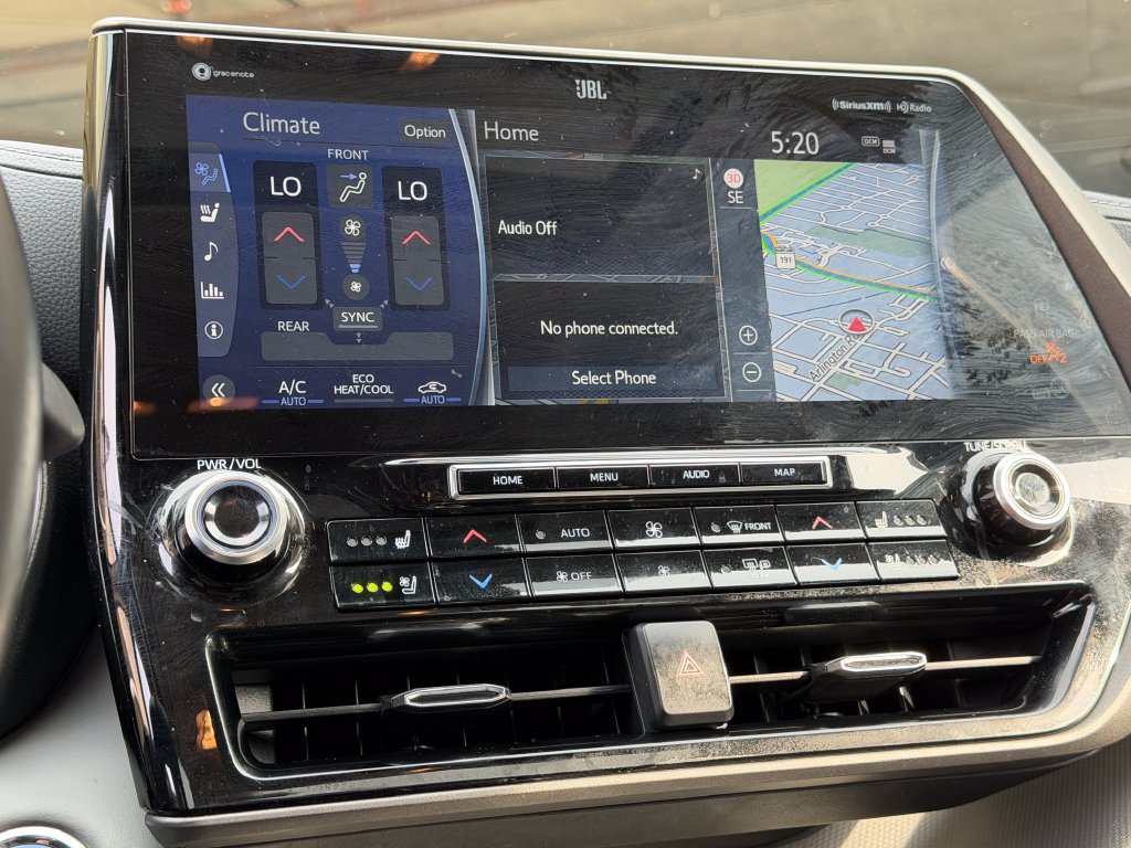Used 2022 Toyota Highlander Limited AWD/4WD image 17