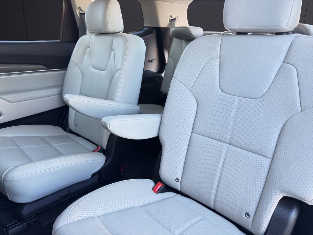 Used 2022 Kia Telluride SX w/ Towing Package image 22