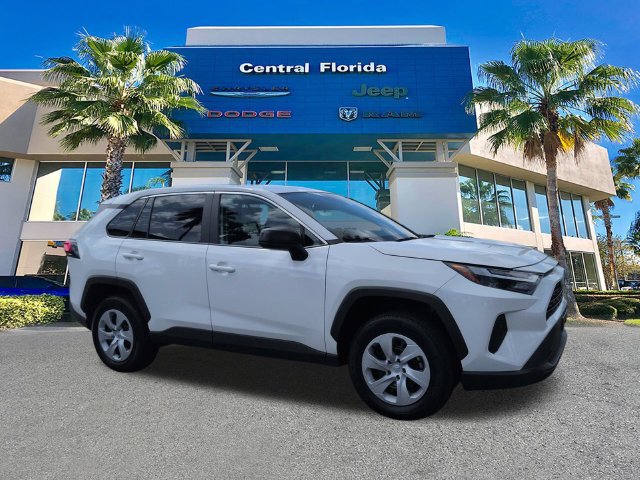 Used 2025 Toyota RAV4 LE AWD/4WD image 2