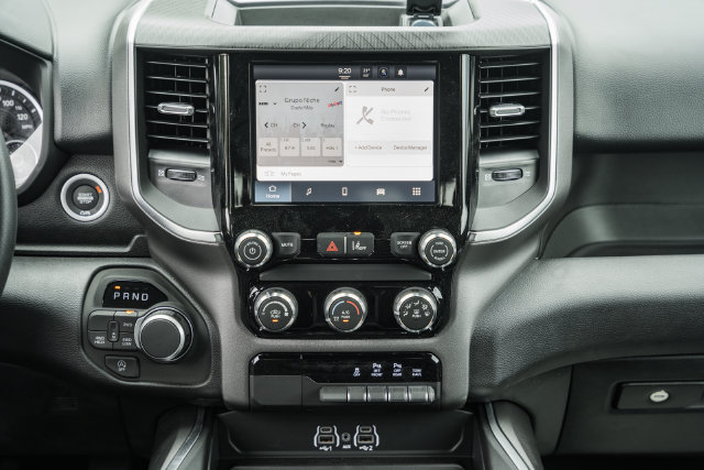 New 2026 RAM 1500 Express AWD/4WD image 30