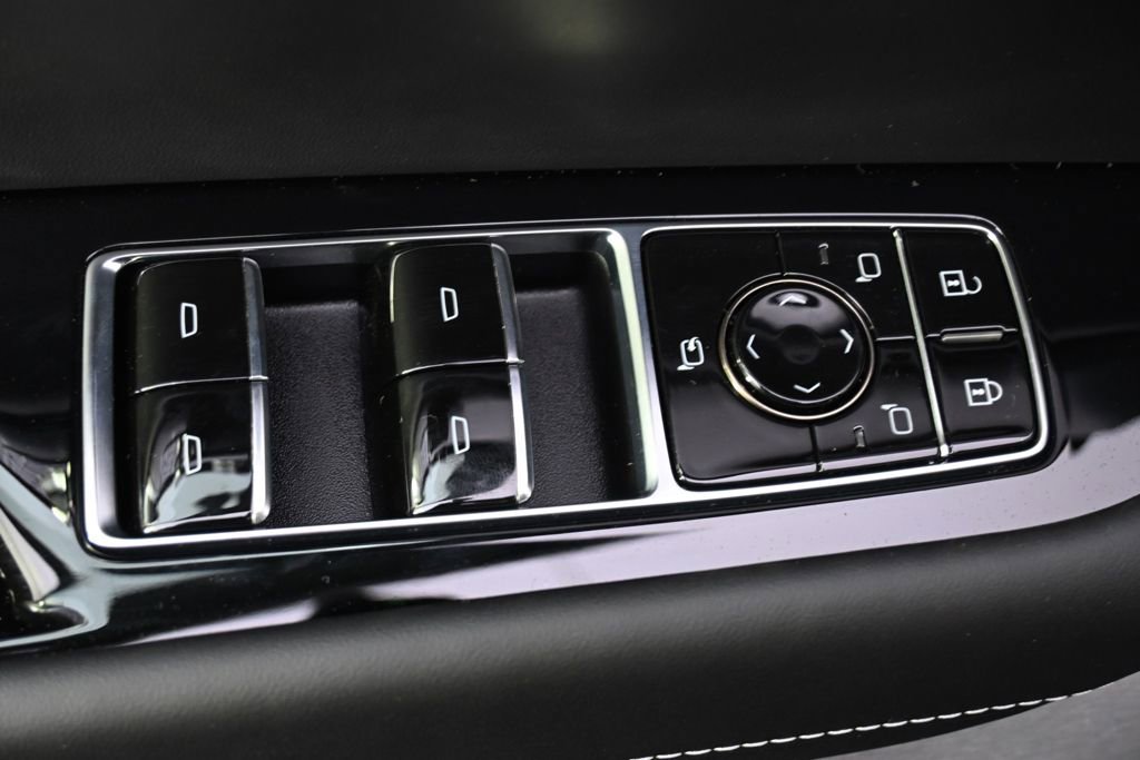 New 2026 Cadillac Vistiq Platinum w/ LPO, Floor Liner Package image 24