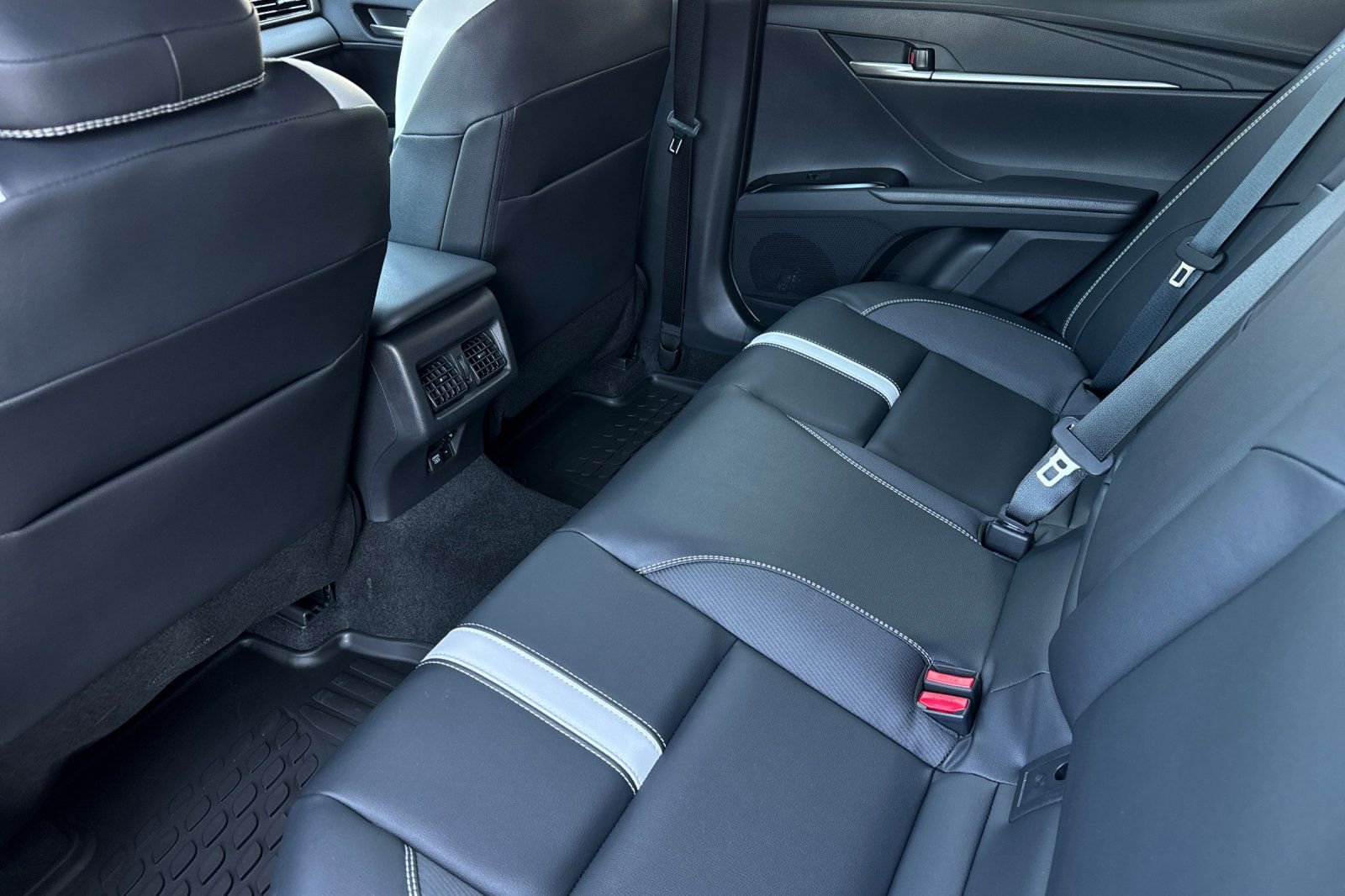 New 2026 Toyota Camry SE FWD image 13
