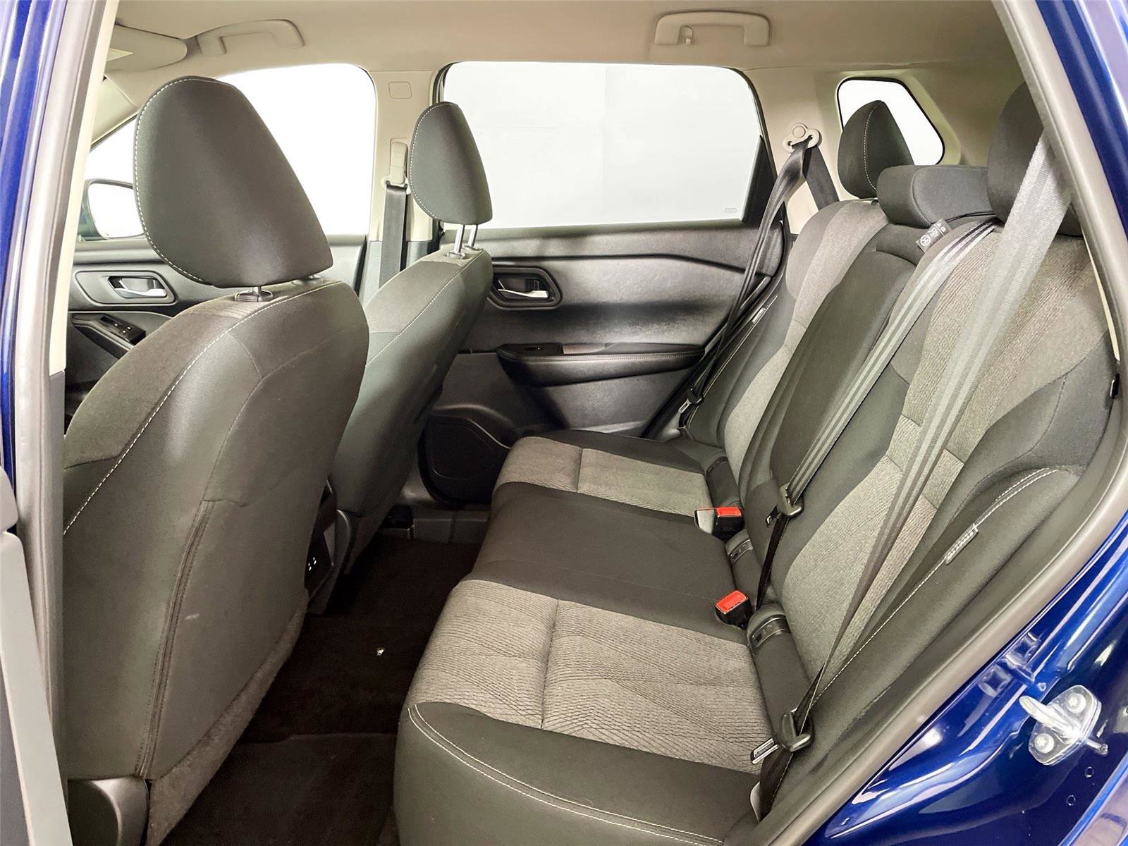 Used 2025 Nissan Rogue SV AWD/4WD image 11
