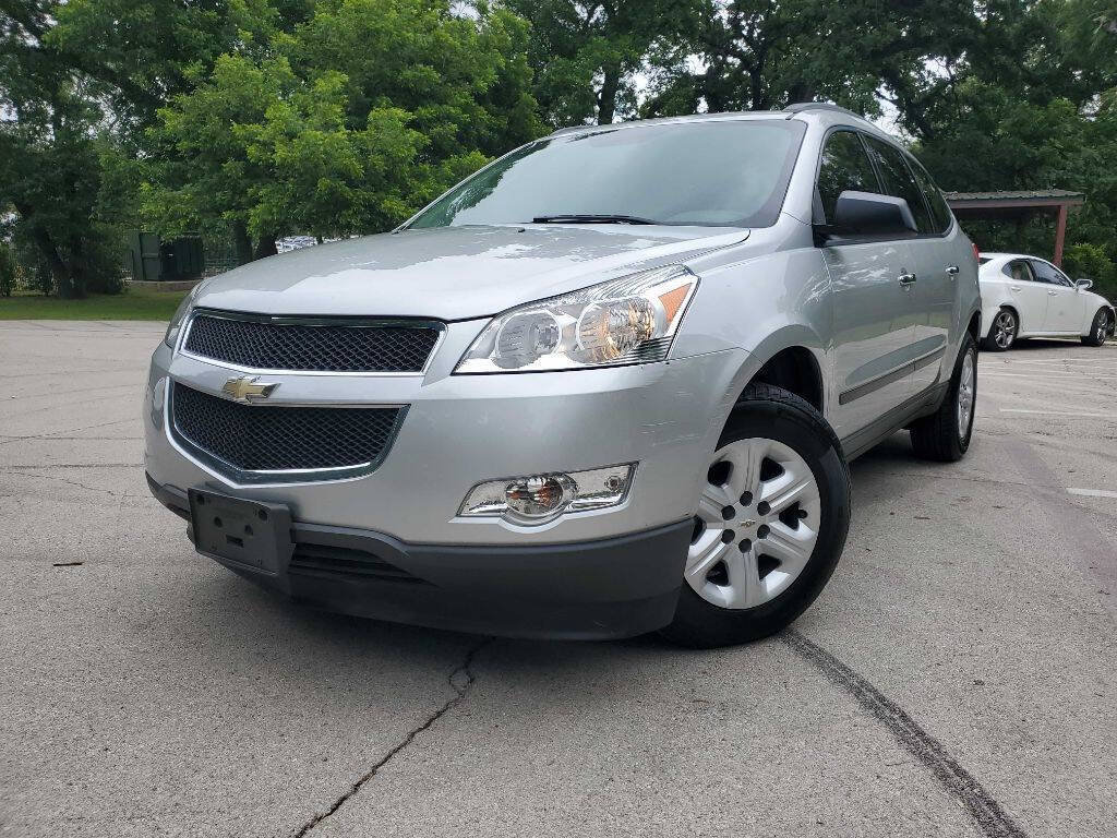 Used 2011 Chevrolet Traverse LS FWD image 1