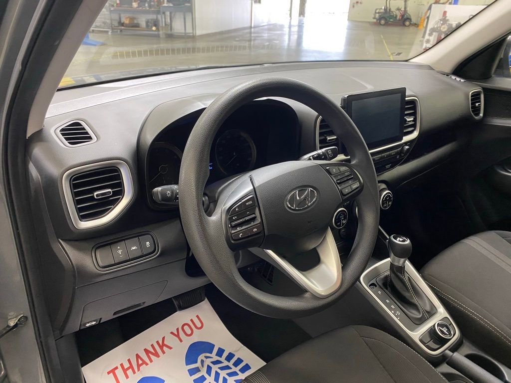 Used 2020 Hyundai Venue SEL image 24