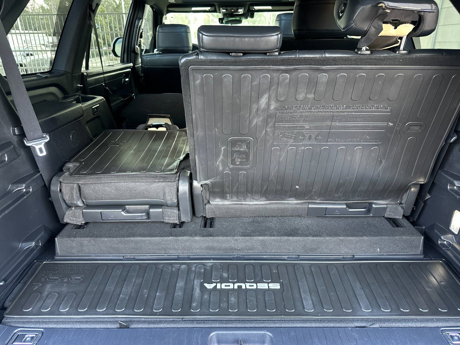 Used 2025 Toyota Sequoia Platinum AWD/4WD image 15