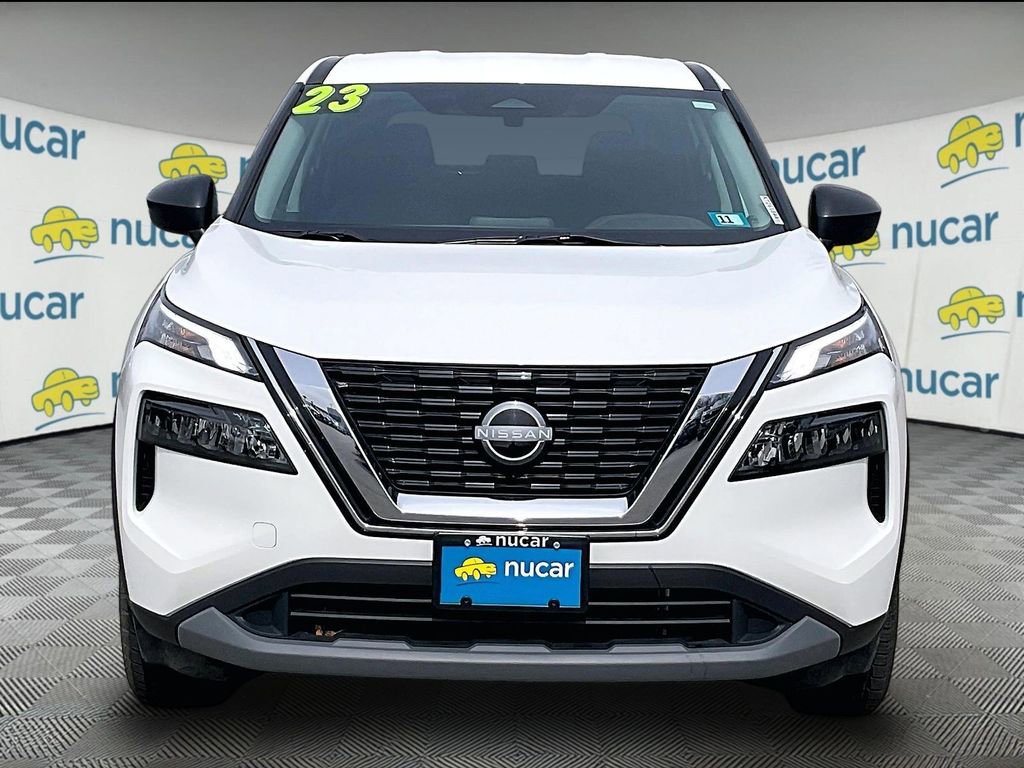 Used 2023 Nissan Rogue S image 2