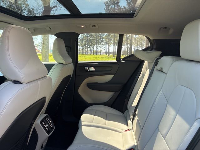 New 2026 Volvo XC40 B5 Plus w/ Protection Package Premier AWD/4WD image 23