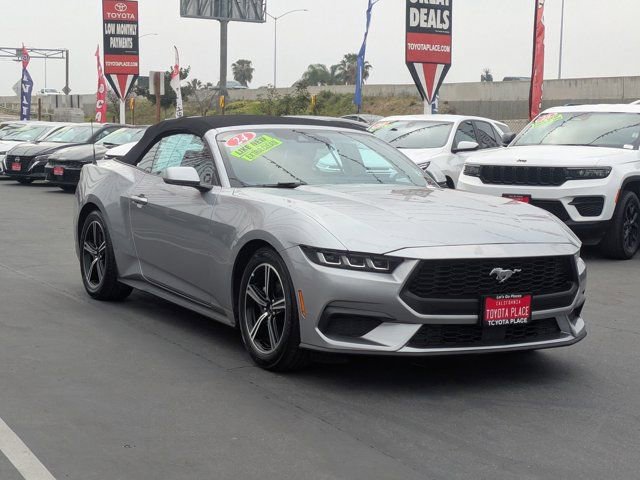 Used 2024 Ford Mustang Premium image 3