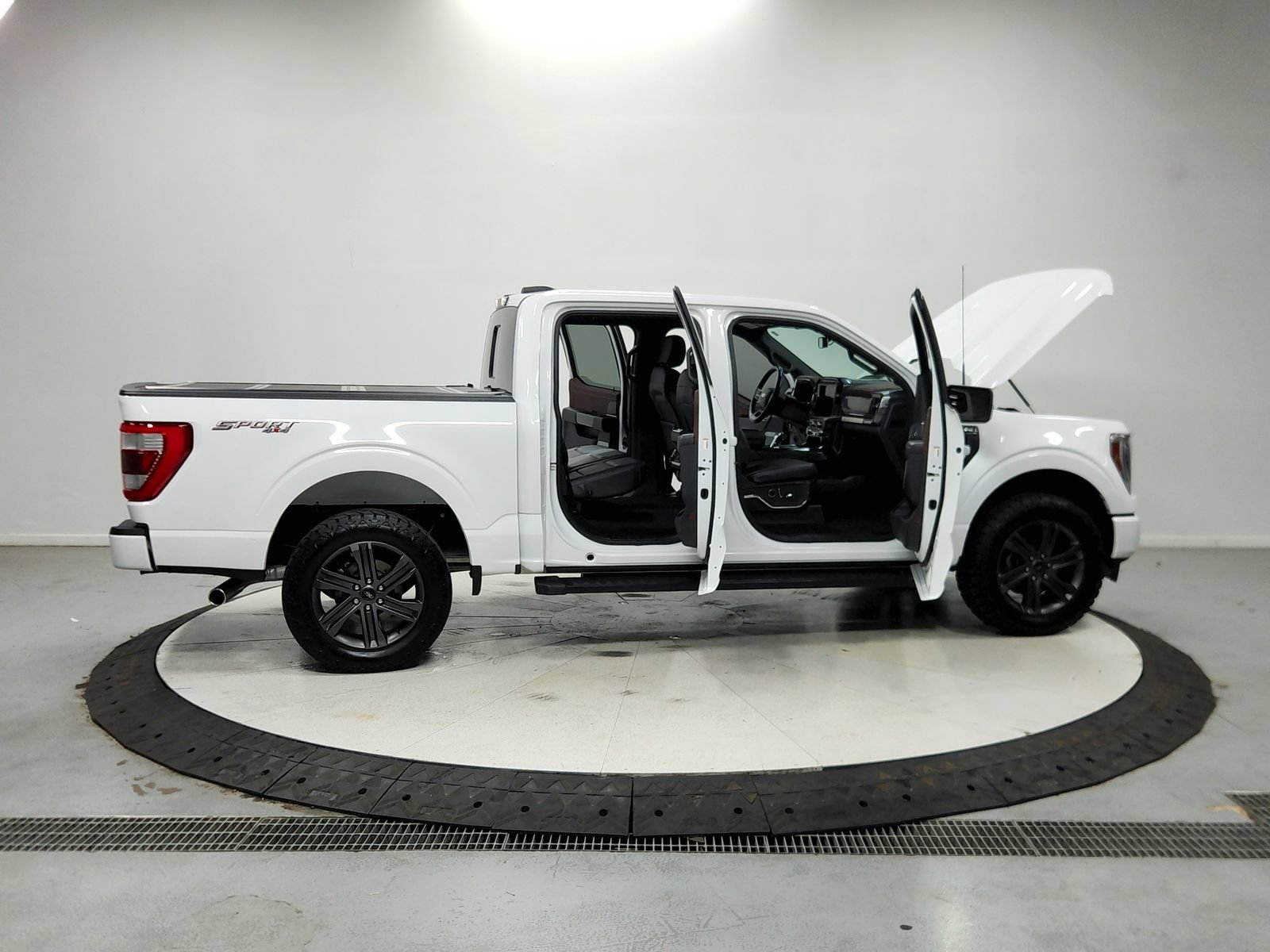 Used 2023 Ford F150 Lariat w/ Equipment Group 502A High AWD/4WD image 17