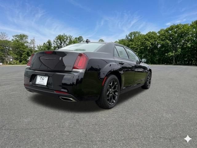 Used 2023 Chrysler 300 Touring w/ Sport Appearance Package AWD/4WD image 9