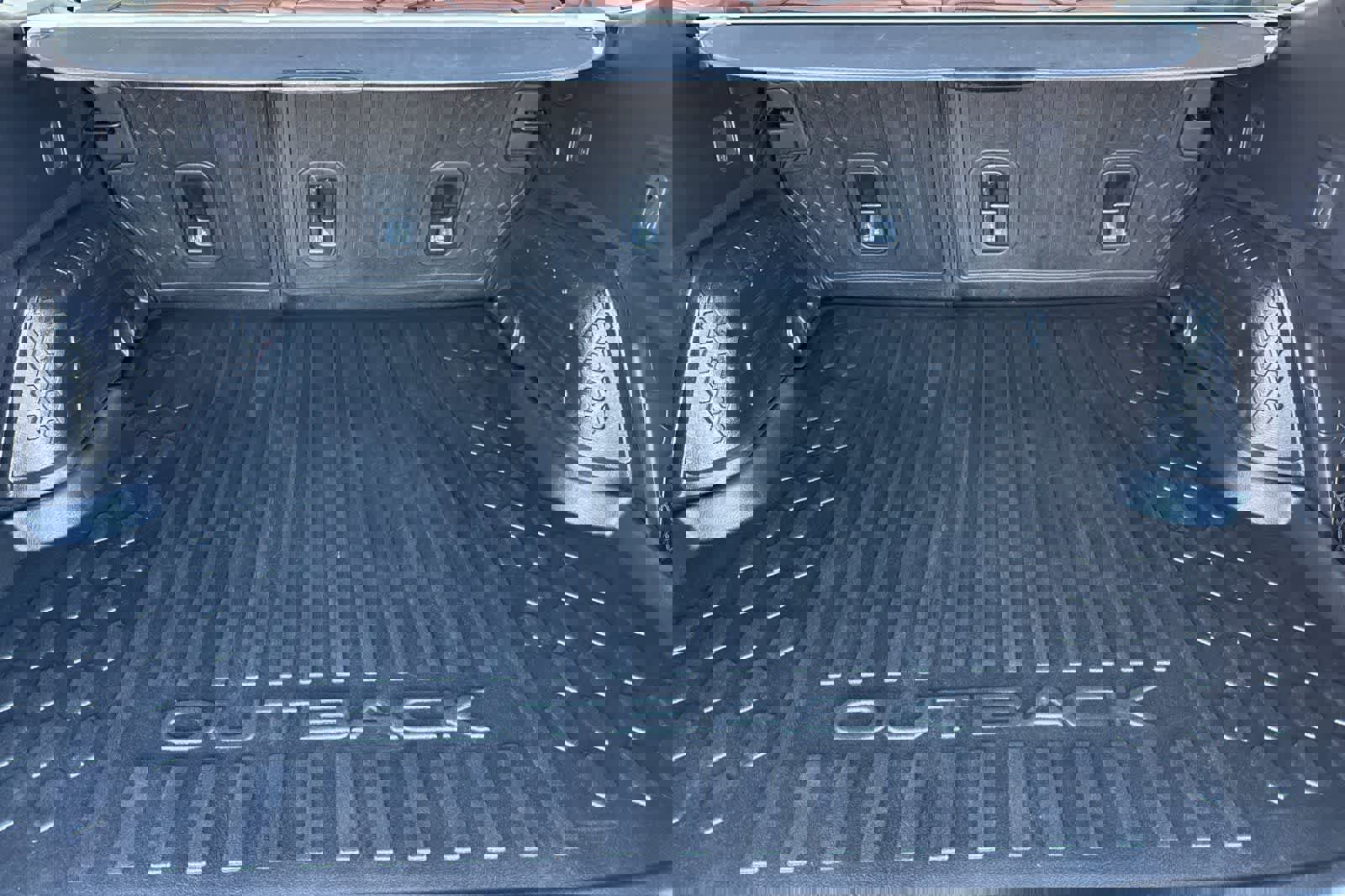 Used 2023 Subaru Outback Touring XT w/ Popular Package #2 image 16