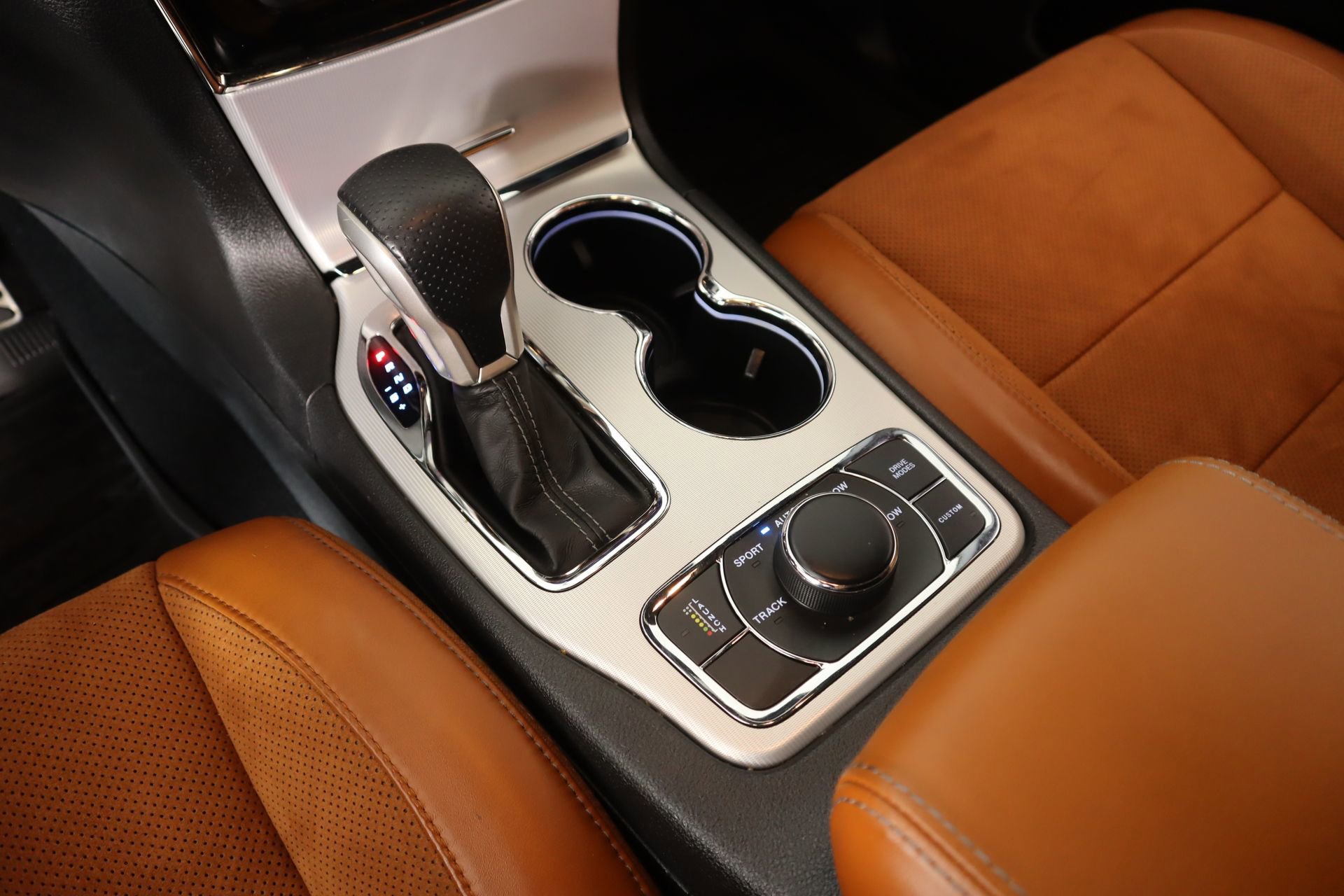 Used 2020 Jeep Grand Cherokee SRT w/ Trailer Tow Group IV image 9