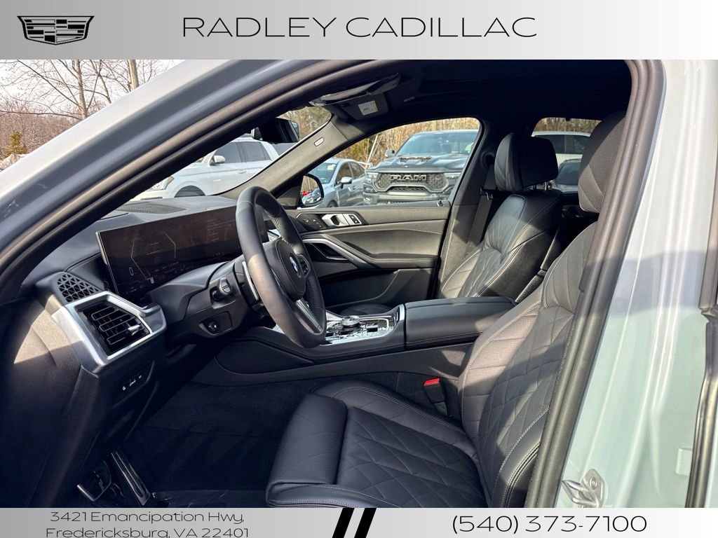Used 2025 BMW X6 xDrive40i w/ Executive Package image 3