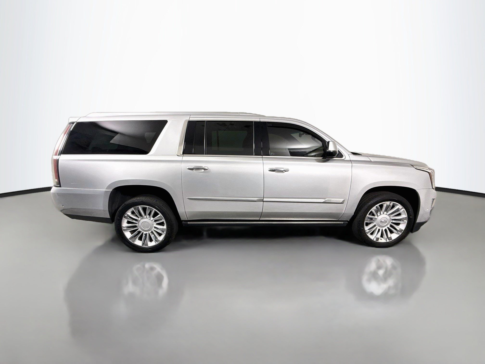 Used 2020 Cadillac Escalade ESV Platinum AWD/4WD image 11