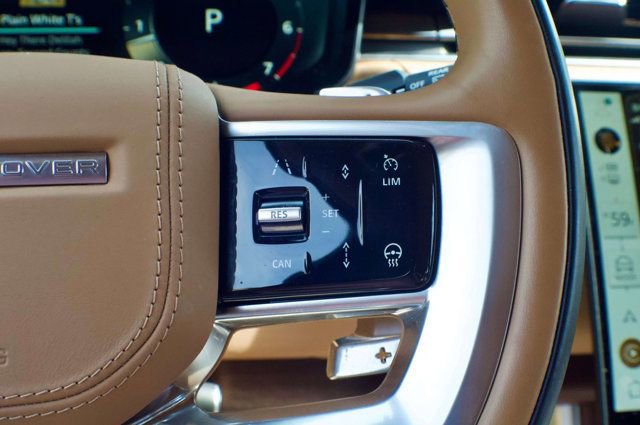 Used 2025 Land Rover Range Rover Long Wheelbase SE AWD/4WD image 21