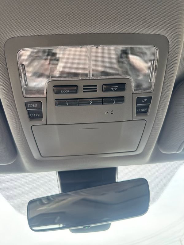 Used 2018 Toyota Highlander SE AWD/4WD image 41