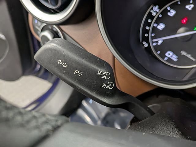 Used 2021 Alfa Romeo Stelvio Ti w/ Nero Edizione image 20