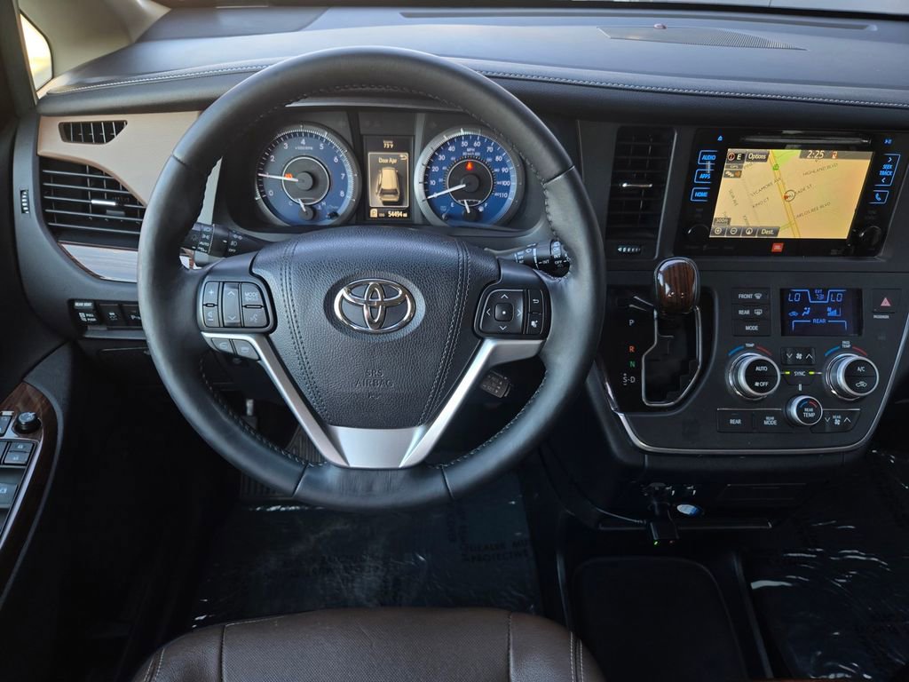 Used 2017 Toyota Sienna Limited image 16