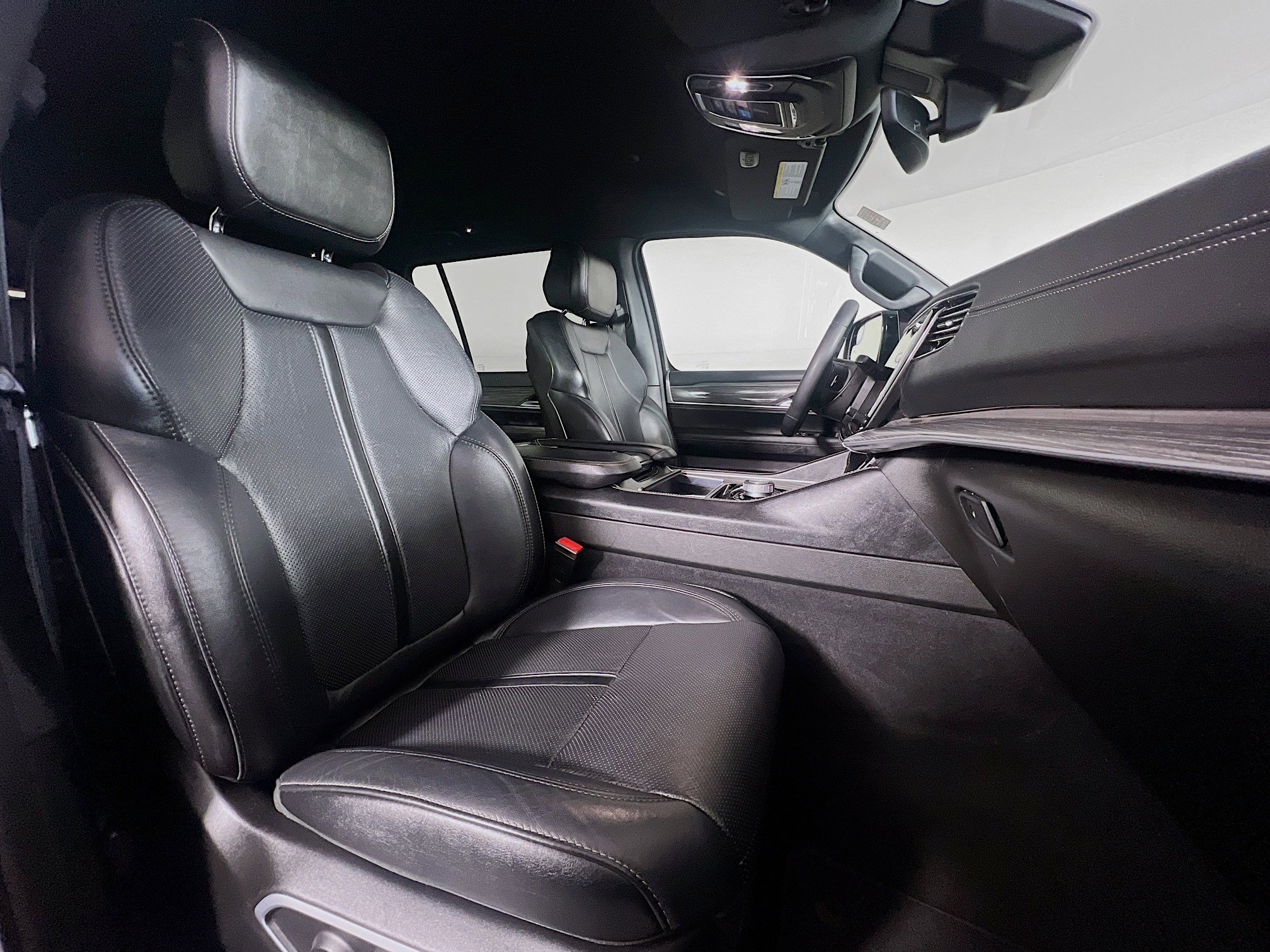 Used 2024 Jeep Wagoneer L Series II w/ Flexible Seating Group image 26