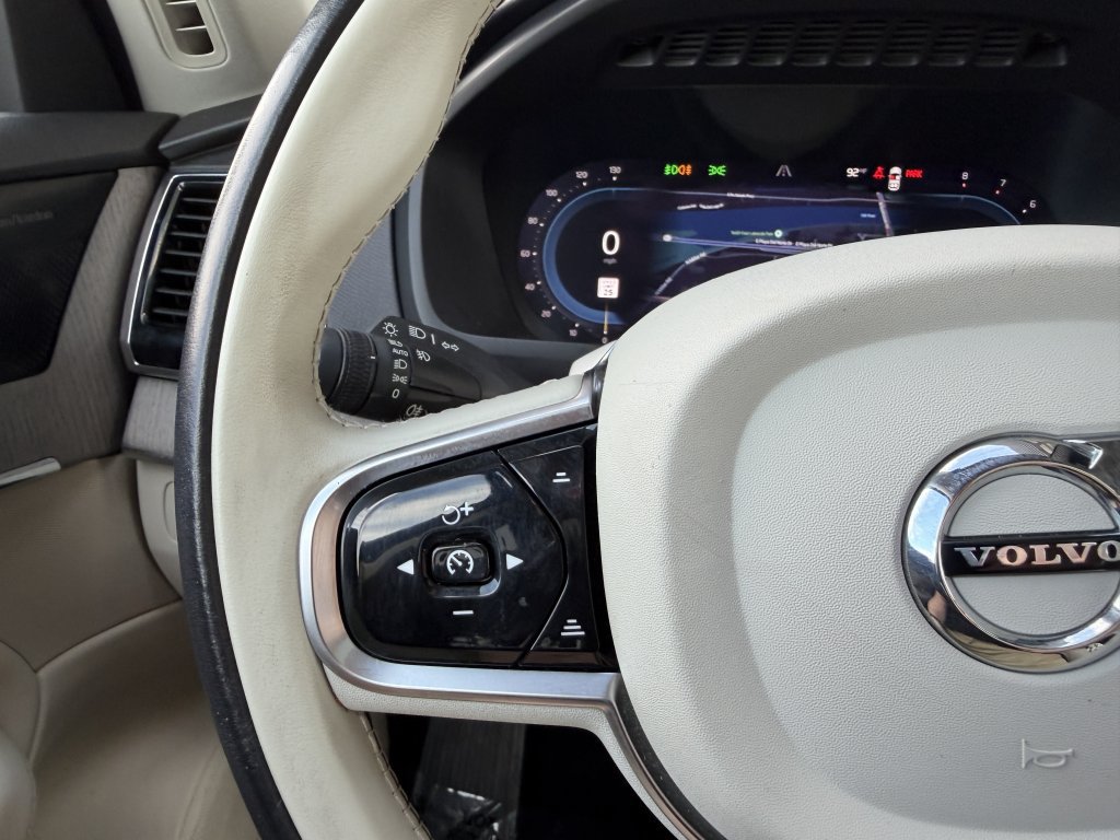 Used 2023 Volvo XC90 B6 Plus AWD/4WD image 28