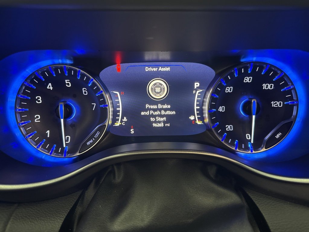 Used 2020 Chrysler Pacifica Touring-L Plus image 17