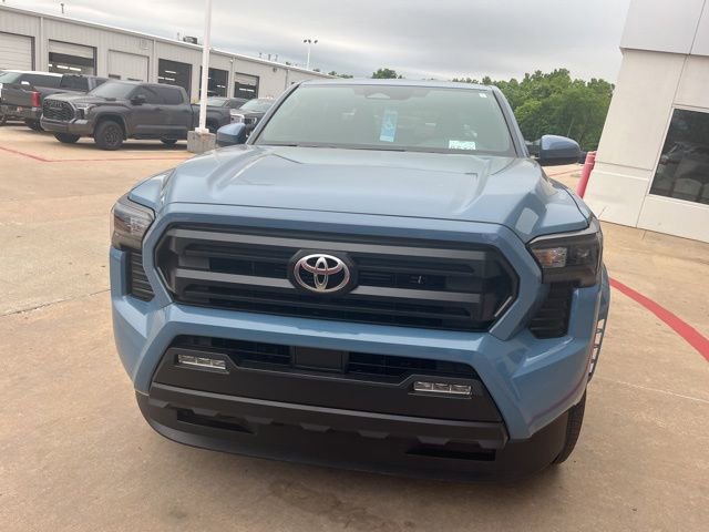 Used 2026 Toyota Tacoma SR5 AWD/4WD image 4