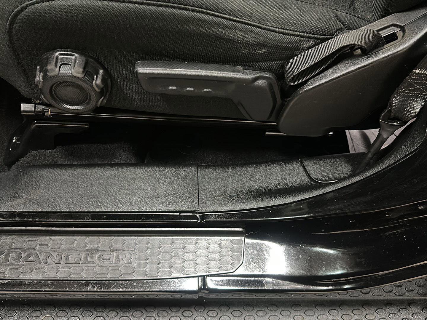 Used 2021 Jeep Wrangler Unlimited Willys image 12