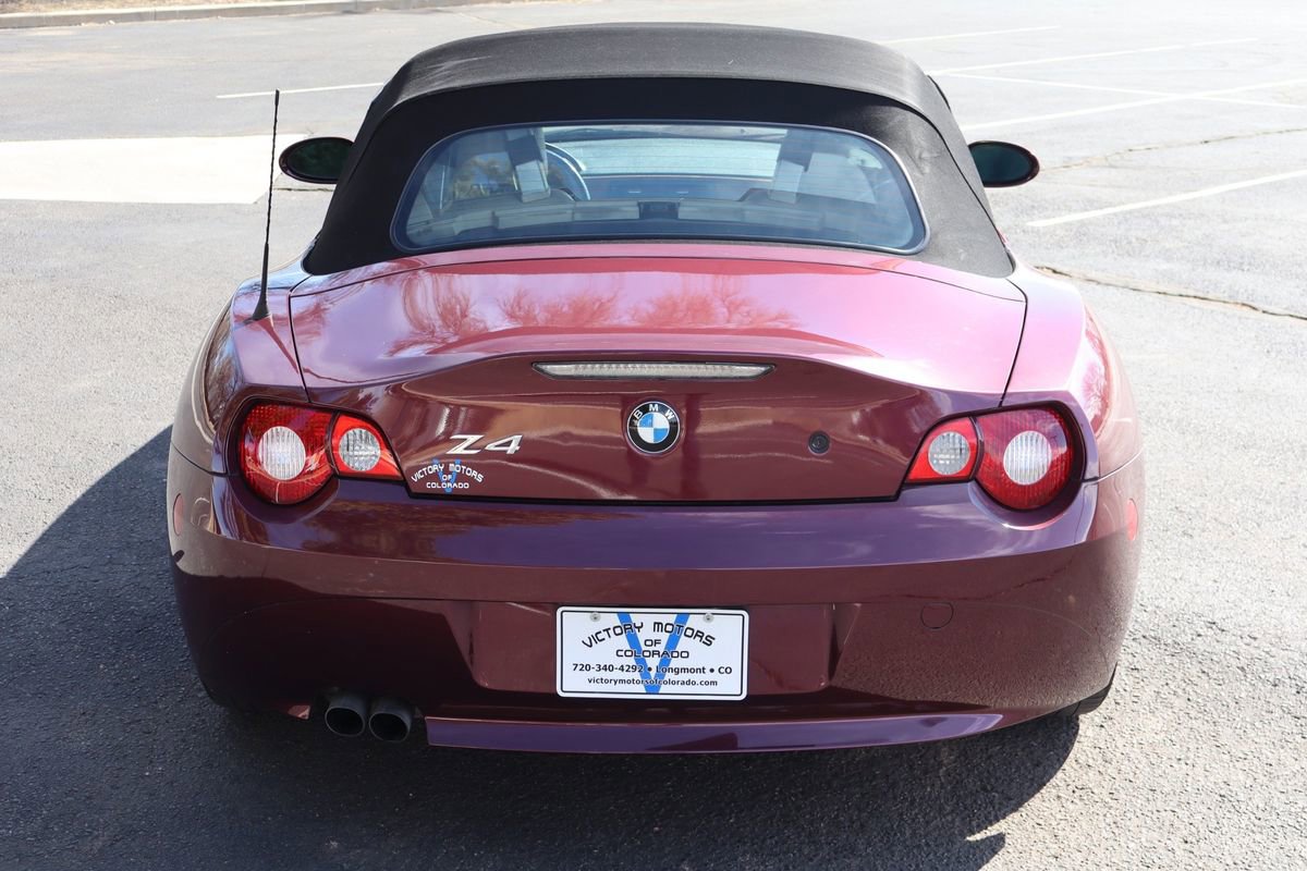 Used 2005 BMW Z4 3.0i image 6