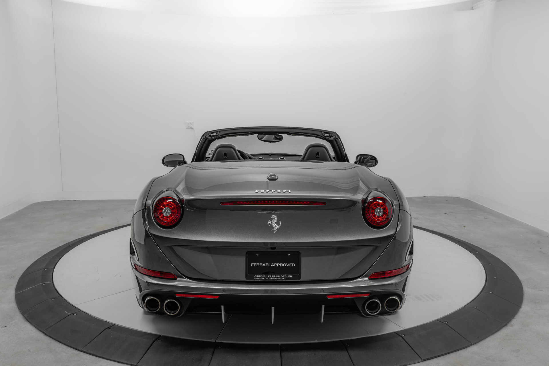 Certified 2016 Ferrari California T RWD image 11