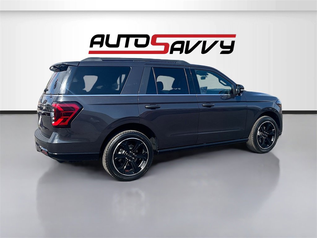 Used 2024 Ford Expedition Limited image 7