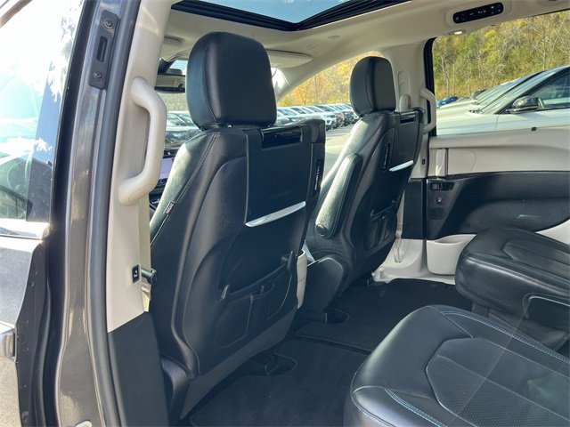 Used 2021 Chrysler Pacifica Touring-L w/ Uconnect Theater Family Group image 16