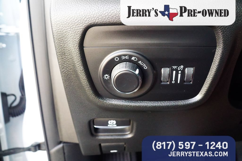 Used 2023 Jeep Grand Cherokee L Laredo AWD/4WD image 15