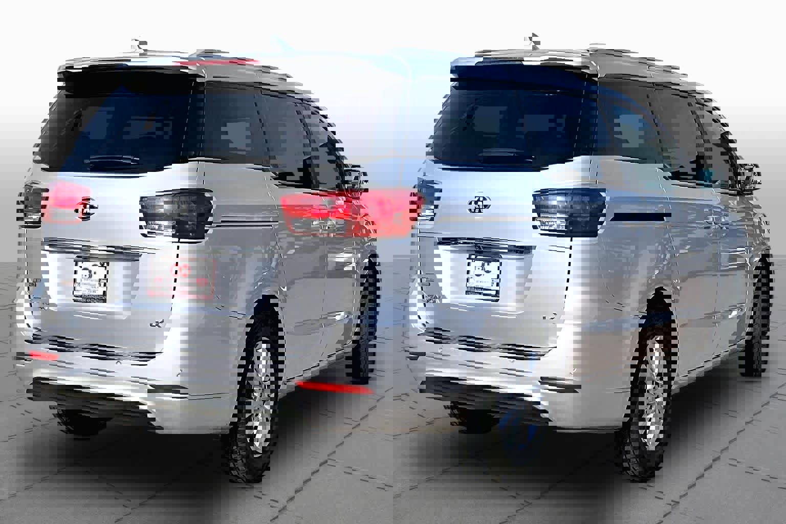 Used 2017 Kia Sedona LX w/ LX Essentials Premium Package image 12