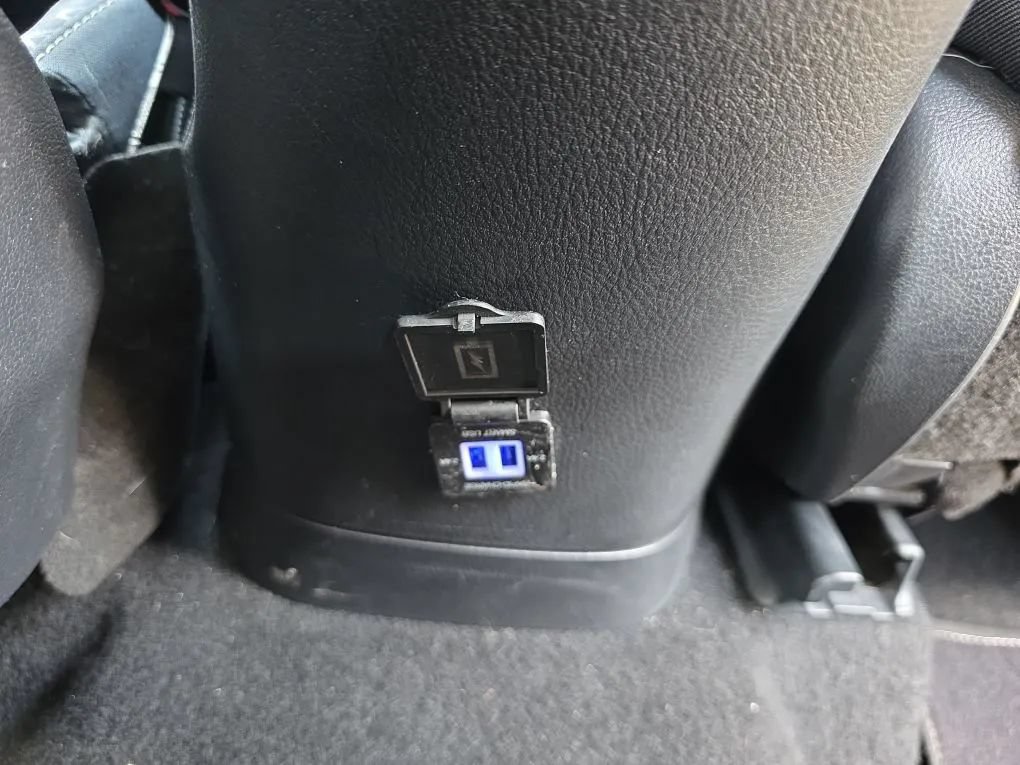 Used 2021 Toyota C-HR LE FWD image 37