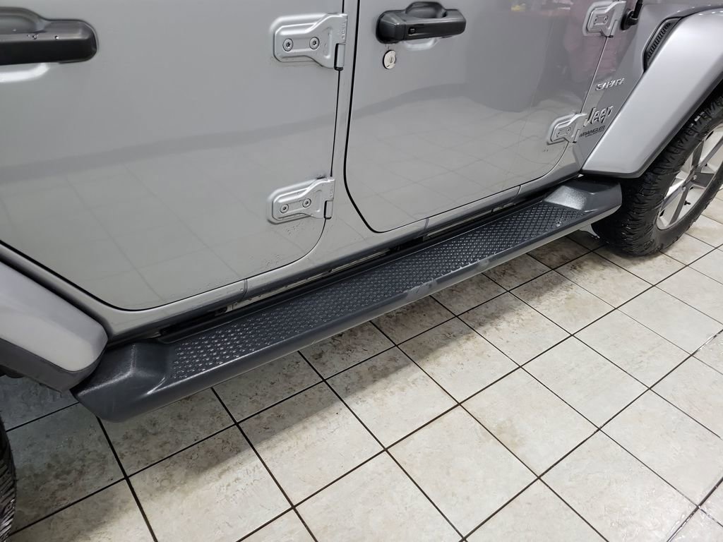 Used 2021 Jeep Wrangler Unlimited Sahara image 9