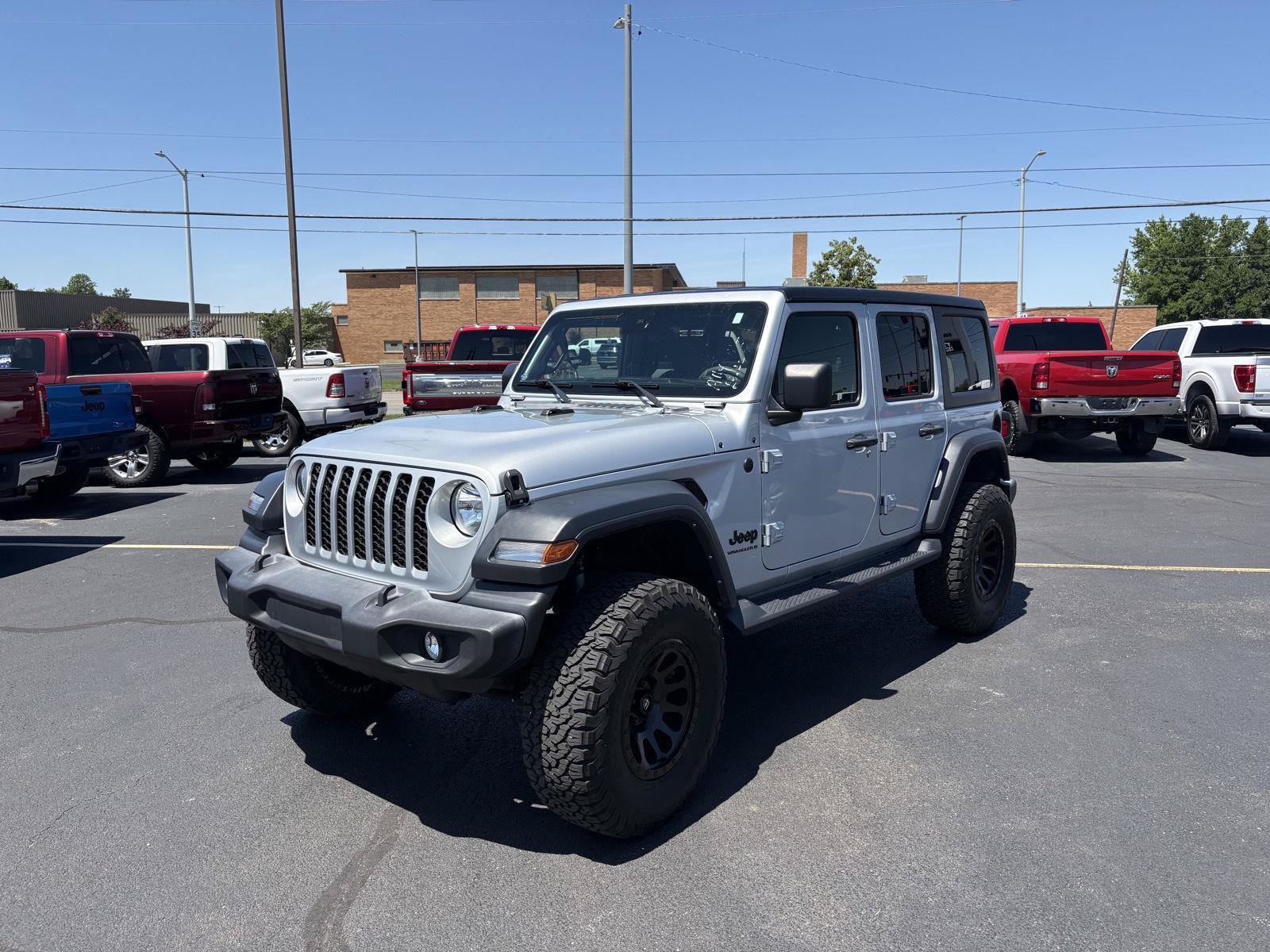 Used 2024 Jeep Wrangler Unlimited Sport AWD/4WD image 19