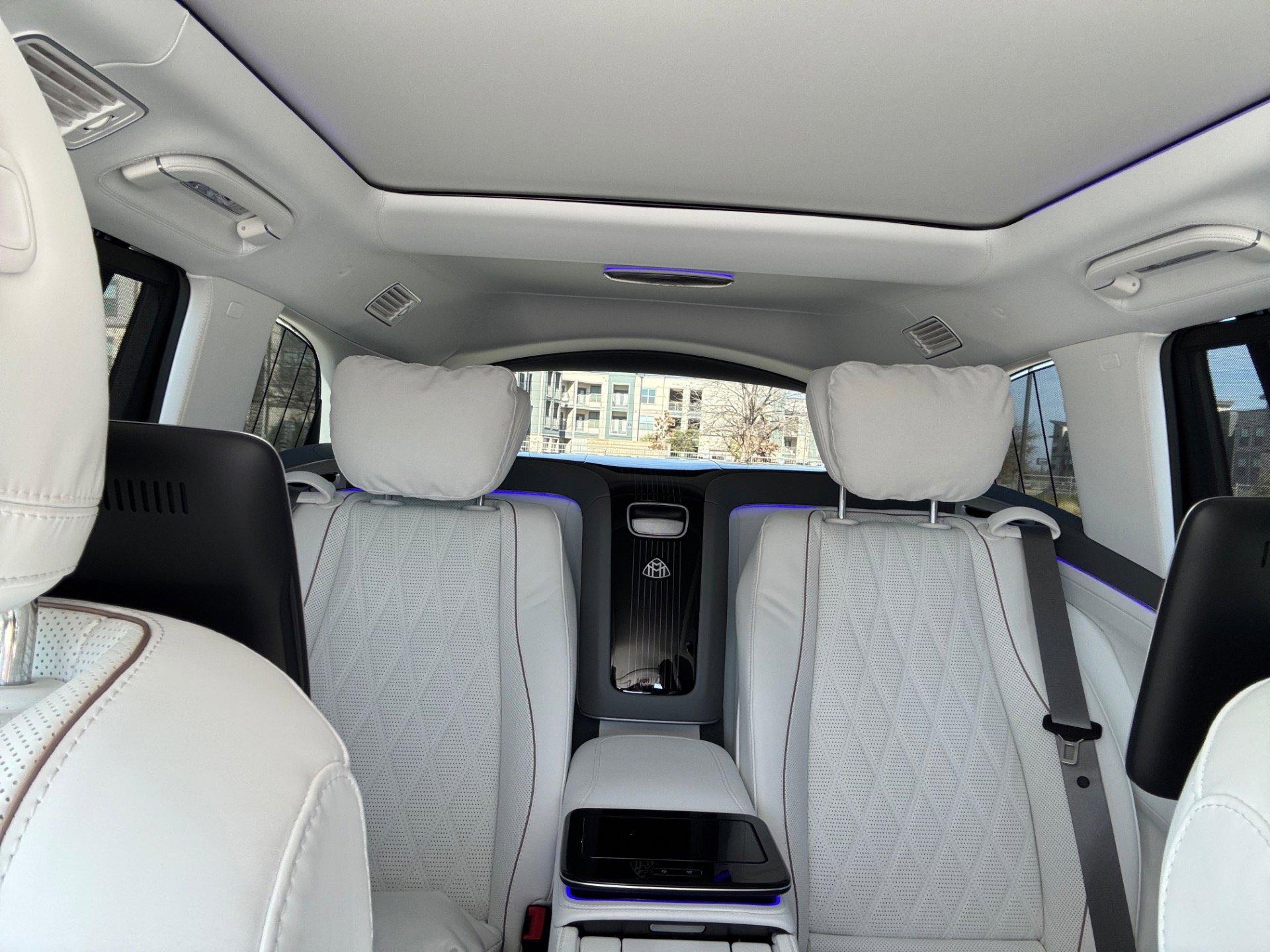 Used 2024 Mercedes-Benz Maybach GLS 600 4MATIC image 12