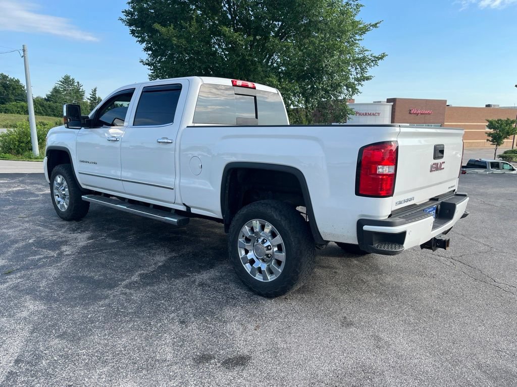 Used 2017 GMC Sierra 2500 Denali w/ Suspension Package, Off-Road AWD/4WD image 4